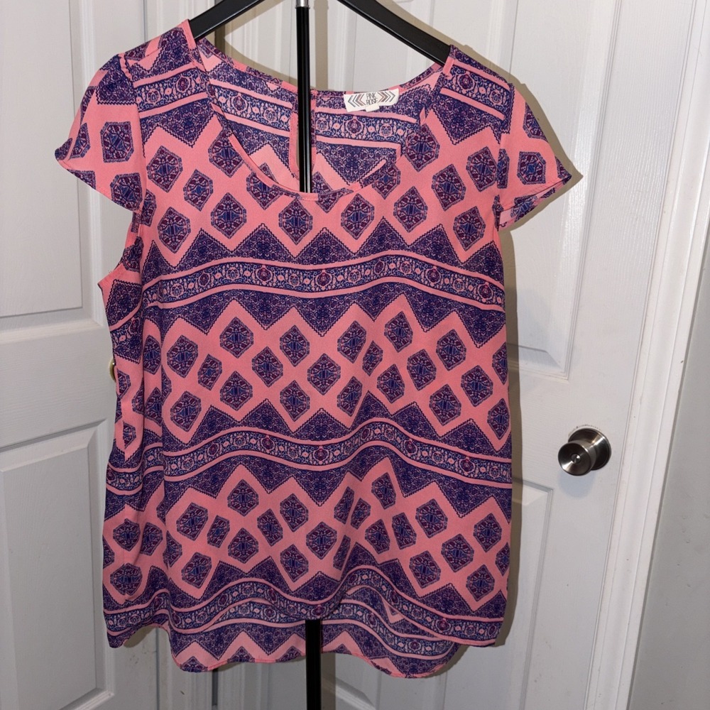 Pink Rose Blouse Women's XL Pink Short Sleeve Round Neck Shirt Casual Workwear